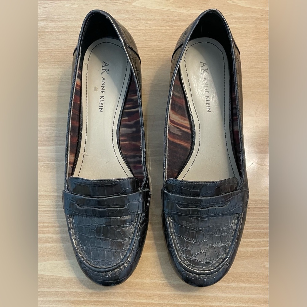 Anne Klein Women's Textured wedge dark gray Loafers Size 8